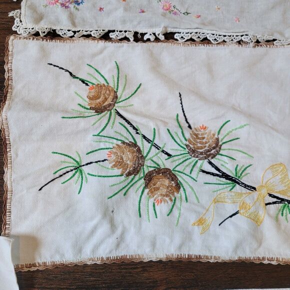 Vintage Lot of 8 Pcs decorated runners dish & fingertip towel dresser scarves - Picture 4 of 16